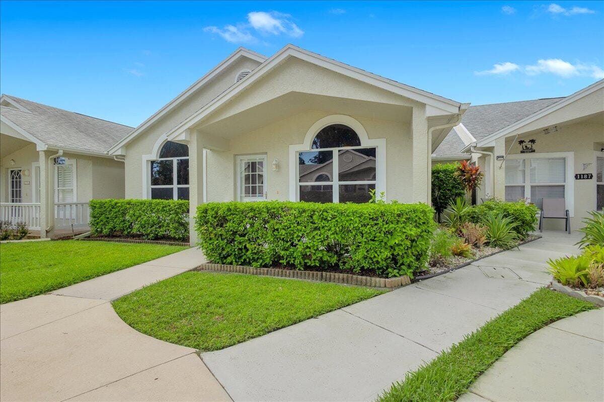 1189 NW Lombardy Drive — photo 3