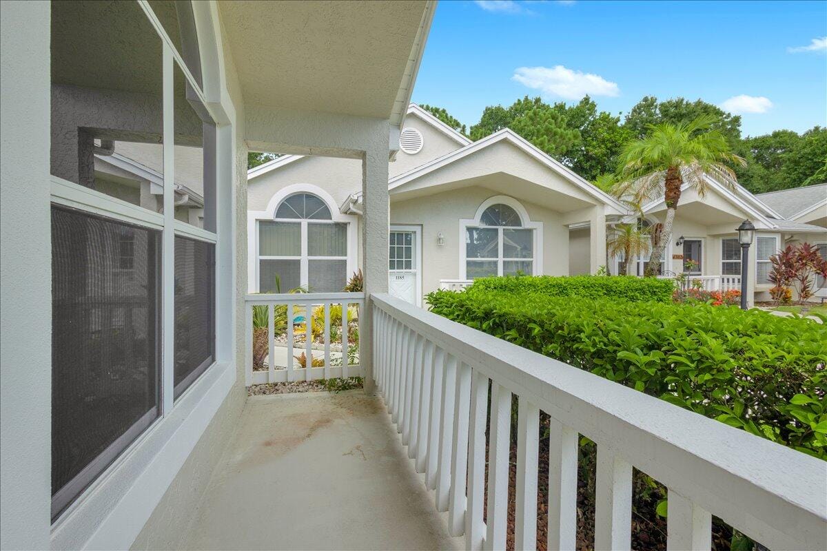 1189 NW Lombardy Drive — photo 7