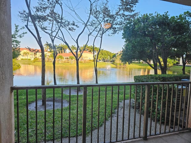 604 Villa Circle 604, Boynton Beach, FL 33435