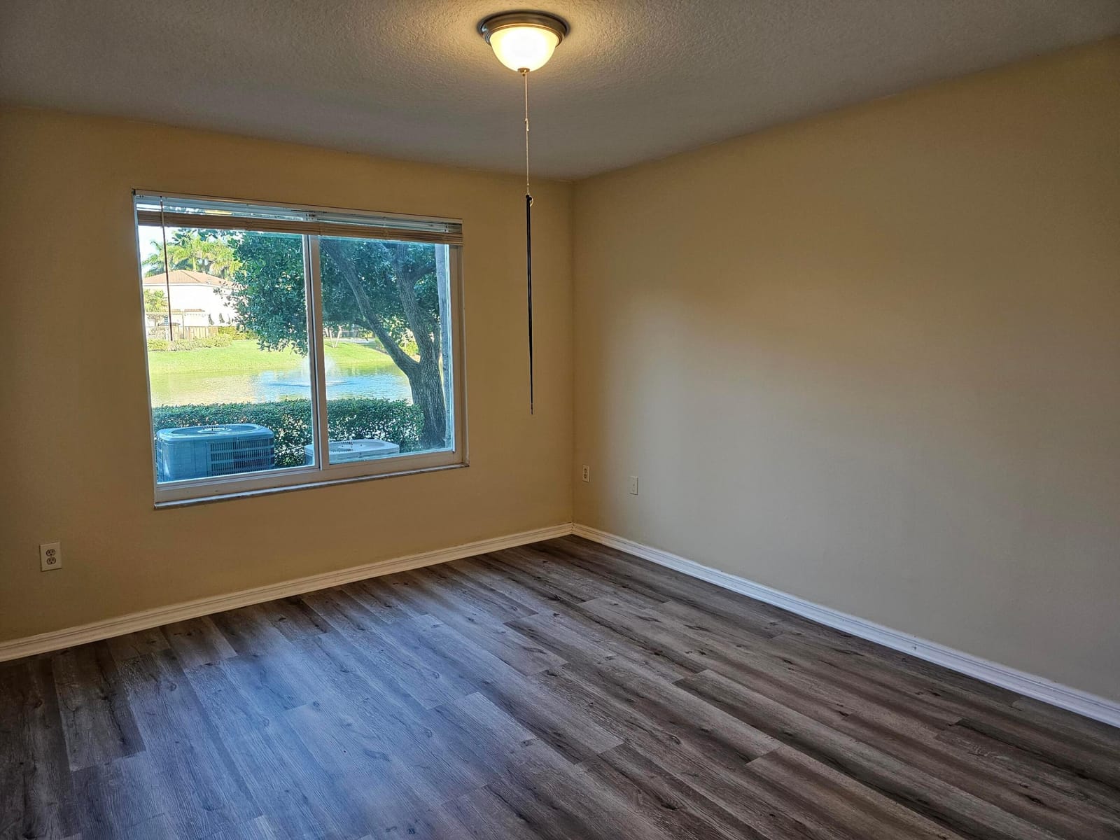 604 Villa Circle 604 — photo 3