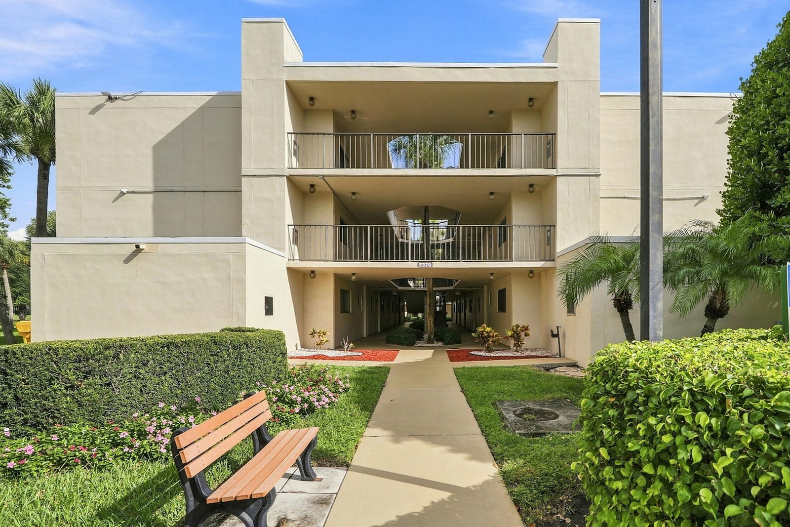 5370 Las Verdes Circle 304, Delray Beach, FL 33484 photo 2