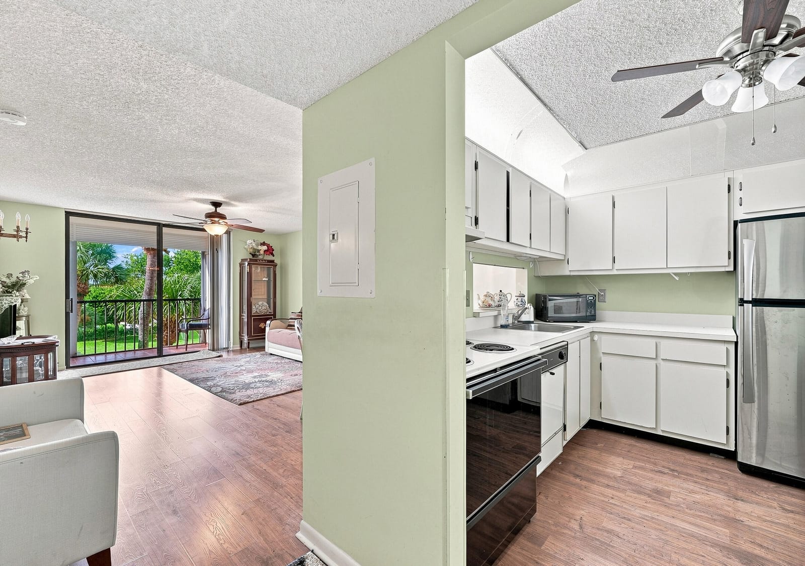 5370 Las Verdes Circle 304, Delray Beach, FL 33484 photo 3
