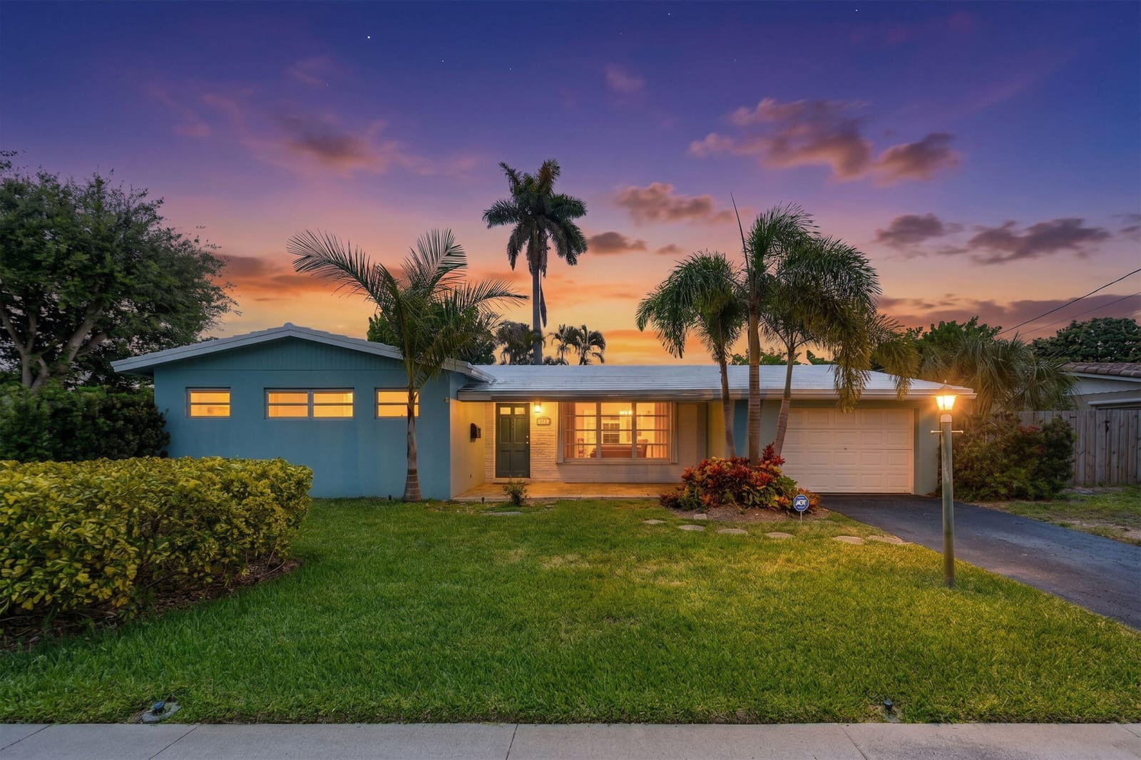 2610 NE 50th Street, Lighthouse Point, FL 33064