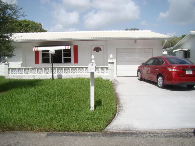 1611 NW 82nd Terrace, Lauderdale West, Plantation, FL