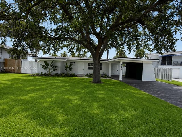 2649 Key Largo Lane ., Fort Lauderdale, FL 33312