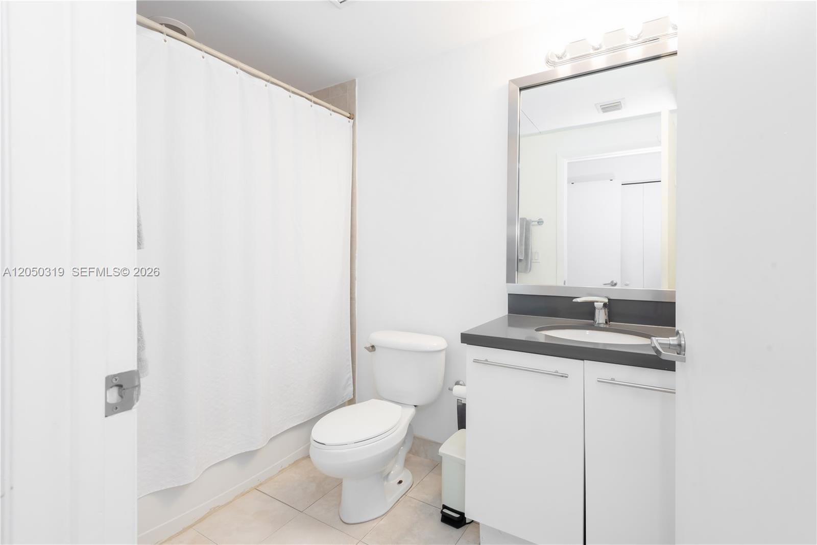 90 SW 3rd Street 2113, Miami, FL 33130 photo 17