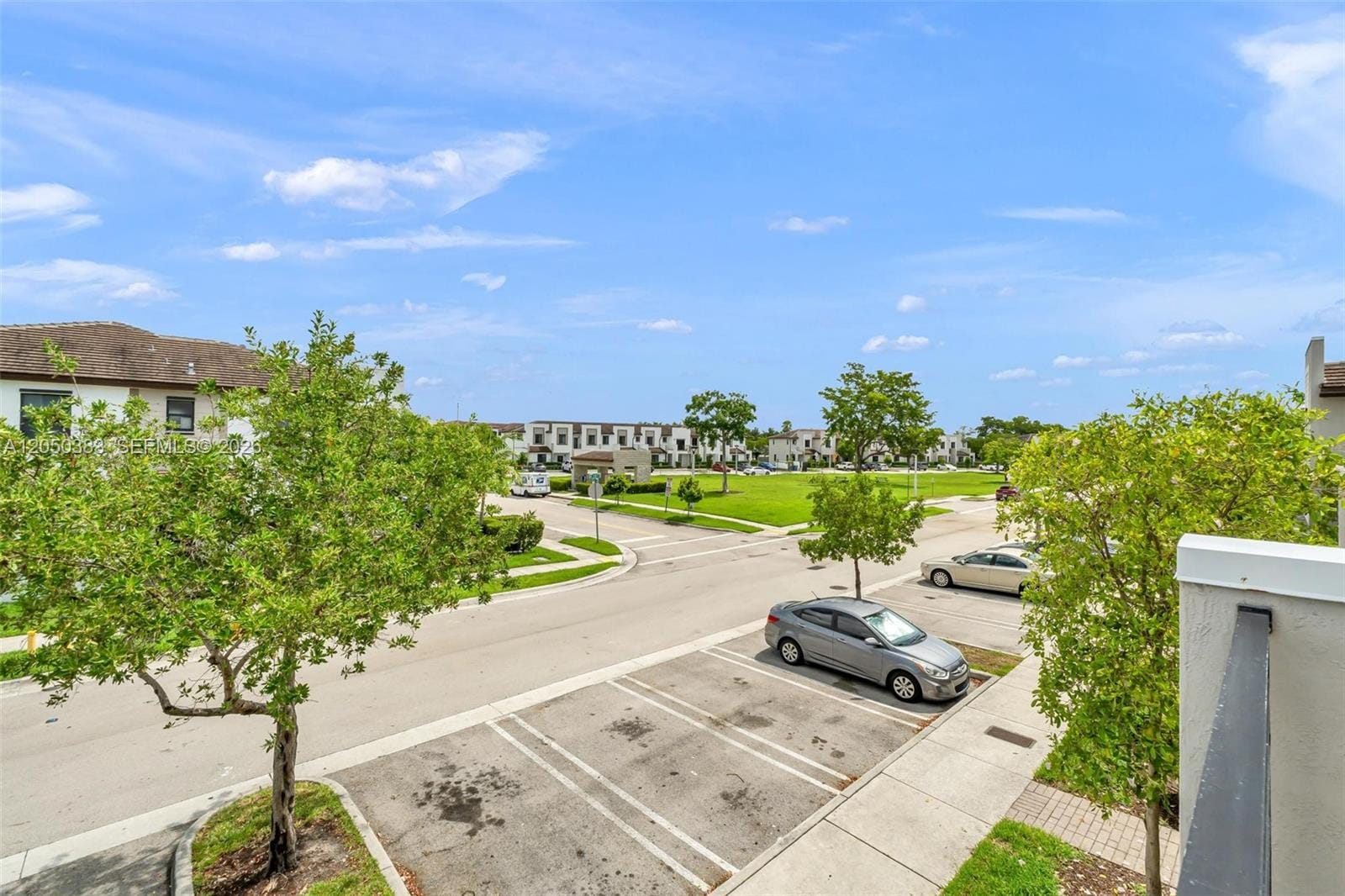 582 NE 207th Street, Miami, FL 33179 photo 18