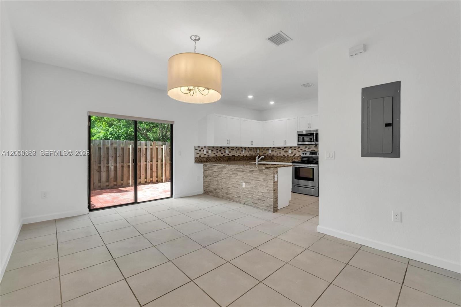 582 NE 207th Street, Miami, FL 33179 photo 6