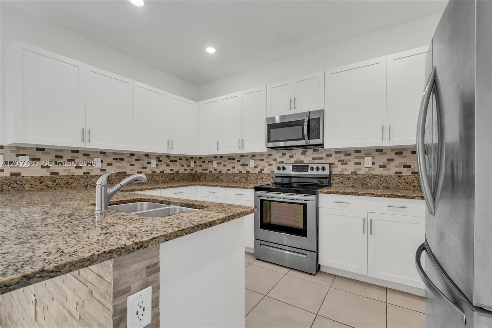582 NE 207th Street, Miami, FL 33179 photo 7