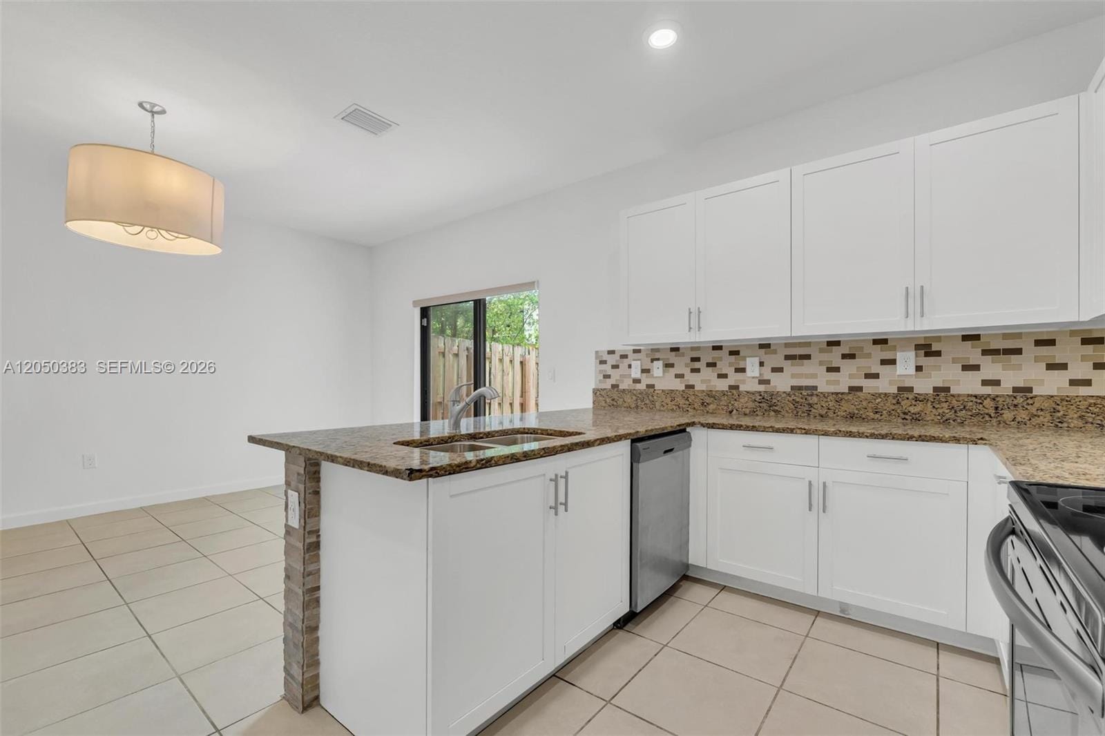 582 NE 207th Street, Miami, FL 33179 photo 8