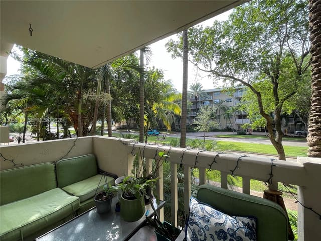 1800 Sans Souci Boulevard 206, North Miami, FL 33181