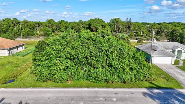 5160 NW Aljo Circle, Port St. Lucie, FL 34986