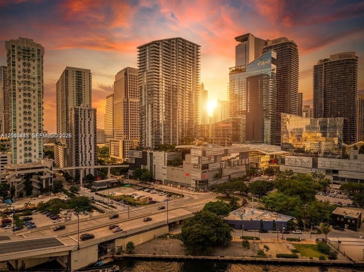 90 SW 3rd Street 3703, Miami, FL 33130 photo 17