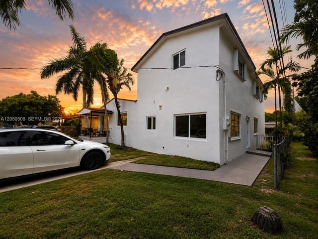 5190 E 1st Avenue B, Hialeah, FL 33013