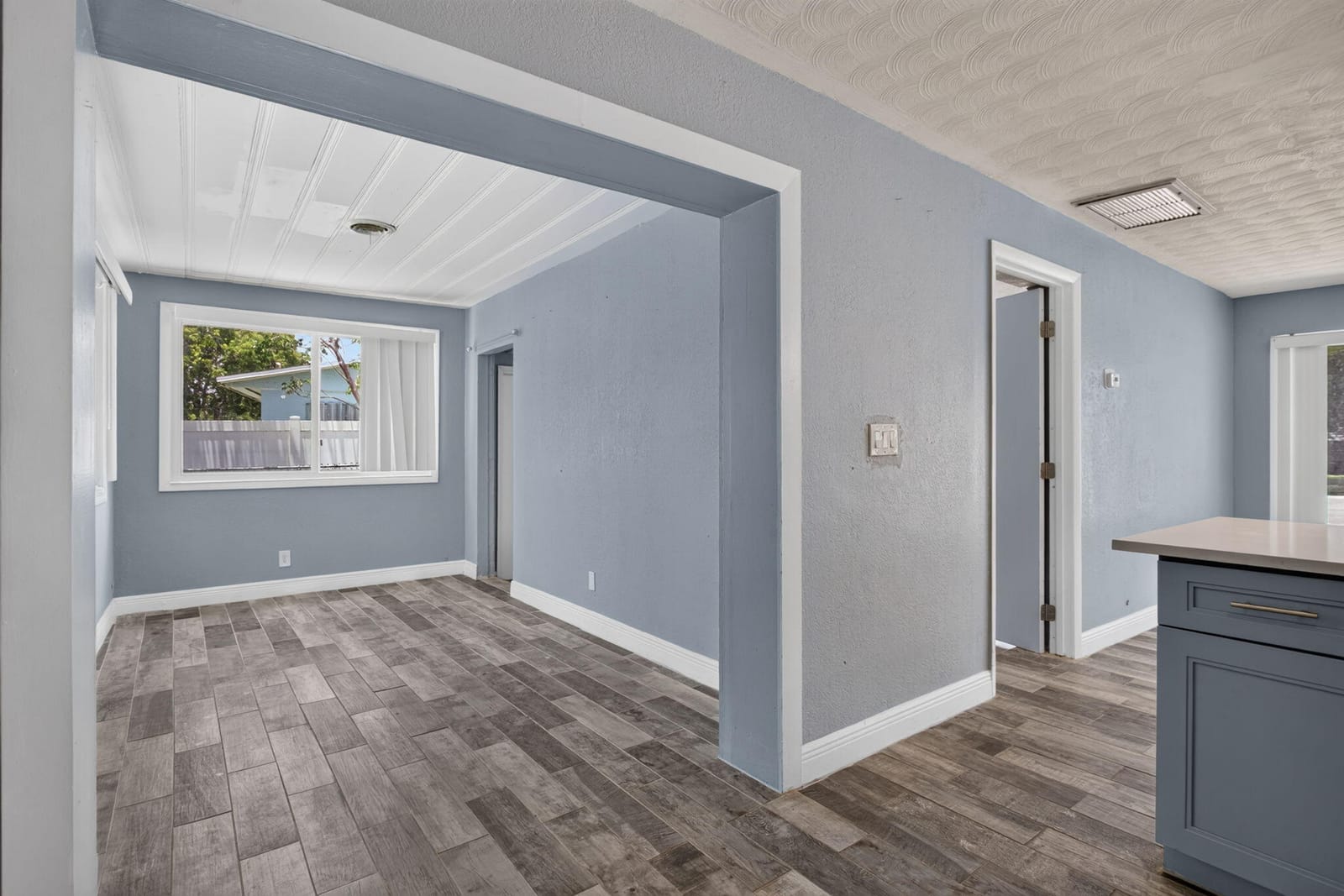 2811 NE 9th Terrace — photo 11