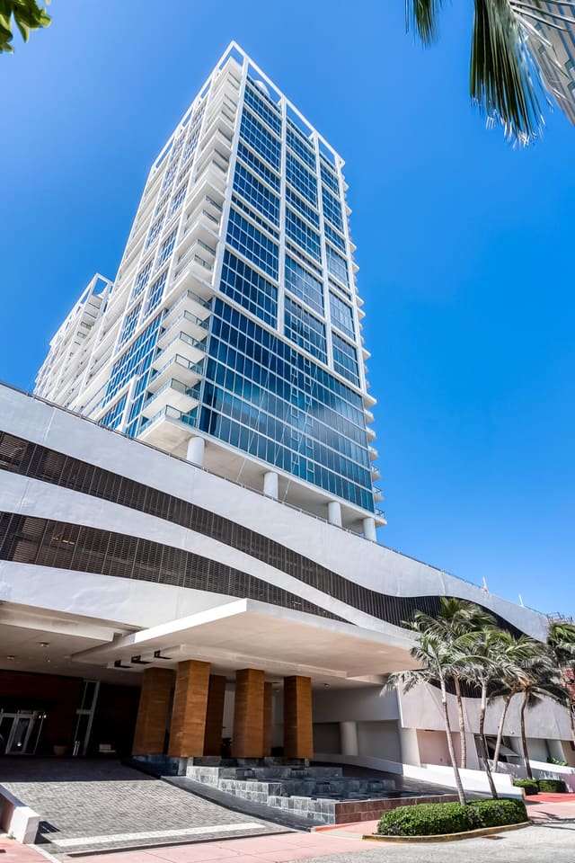 6899 Collins Avenue 1409, North Carillon Beach, Miami Beach, FL