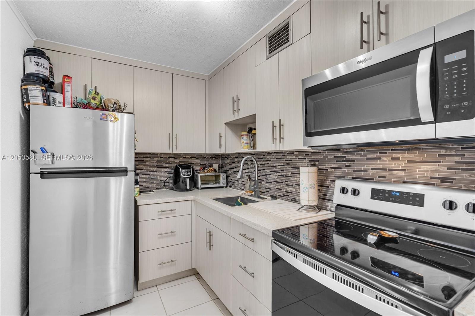 8501 NW 8th Street 105, Miami, FL 33126