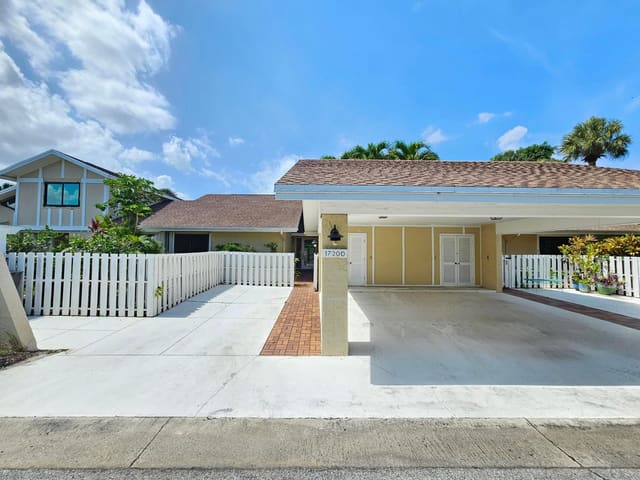 17200 Fownes Crescent, Jonathan's Landing, Jupiter, FL