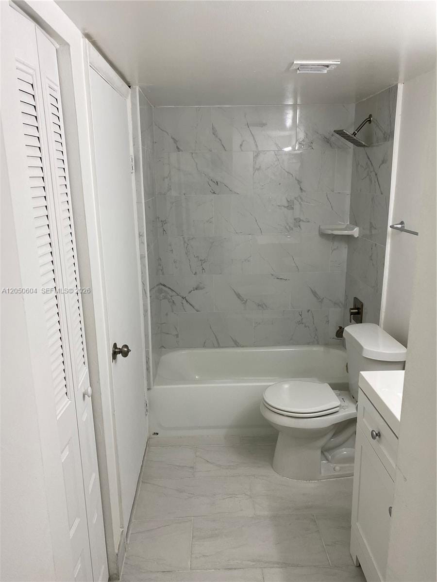 486 NW 165th St Road B-307 — photo 5