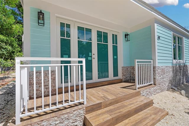 68 Coral Way, Paradise Point, Key Largo, FL