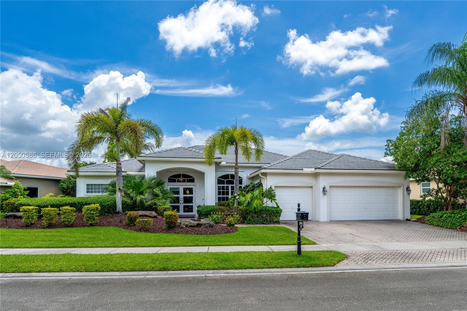 Sold home at 3855 Oak Ridge Circle, Weston, FL 33331