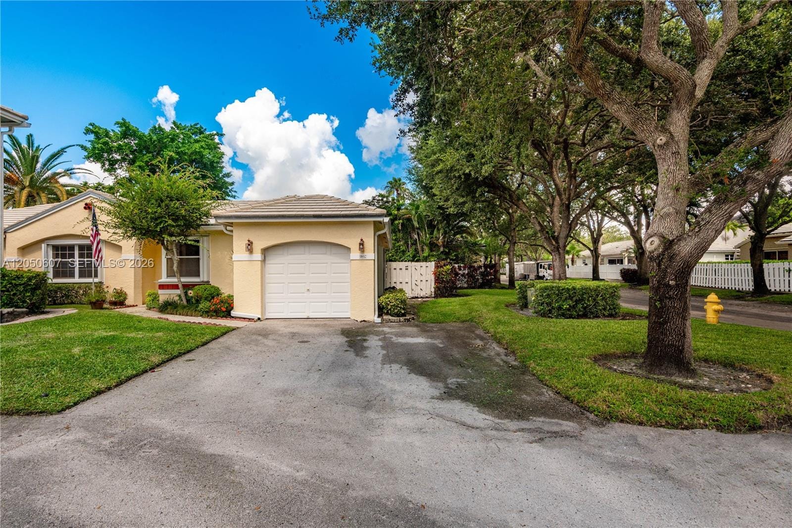 9852 NW 9th Court, Plantation, FL 33324