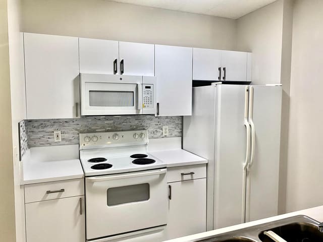630 S Sapodilla Avenue 204, West Palm Beach, FL 33401