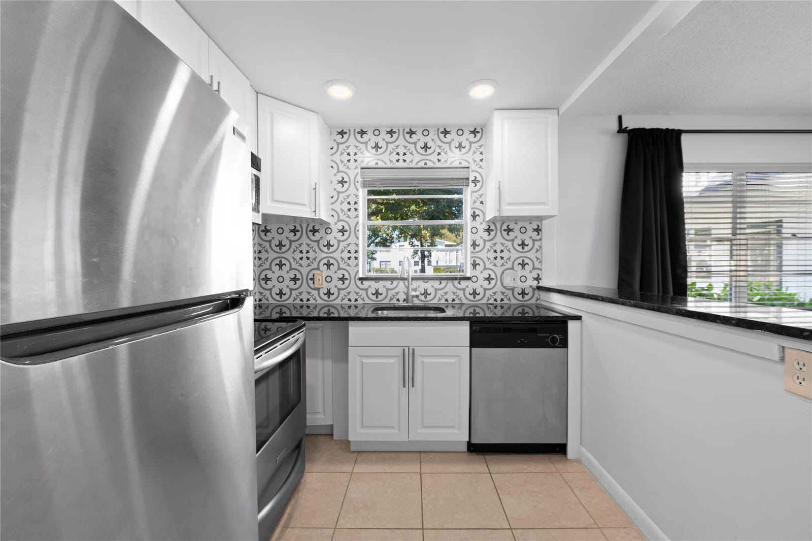 28 Prescott B 28, Deerfield Beach, FL 33442 photo 2