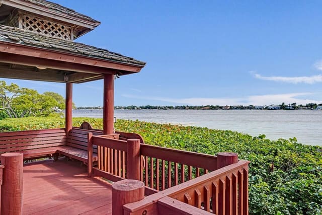 107 Half Moon Circle H1, Hypoluxo, FL 33462