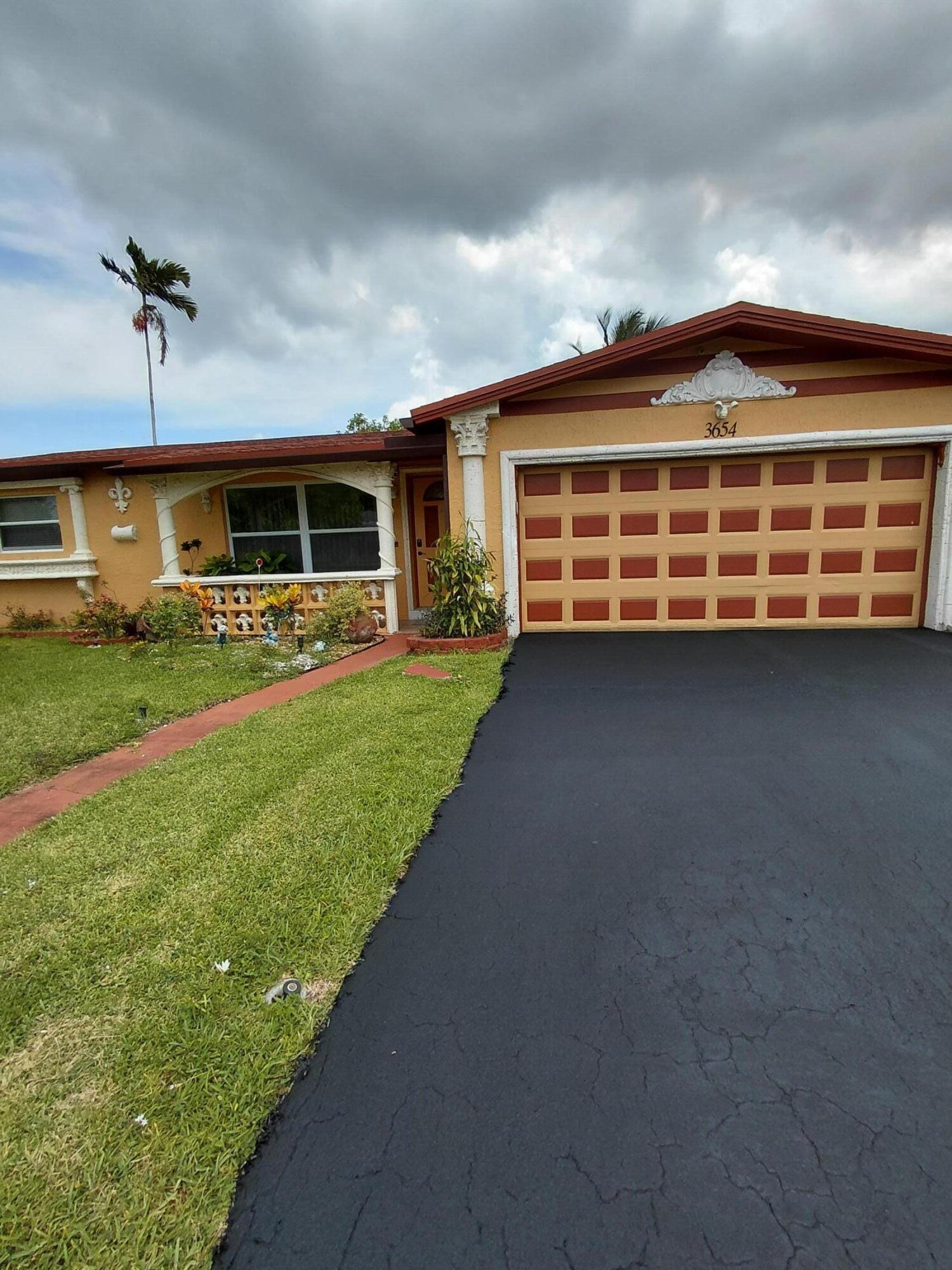 3654 NW 27th Street, Lauderdale Lakes, FL 33311