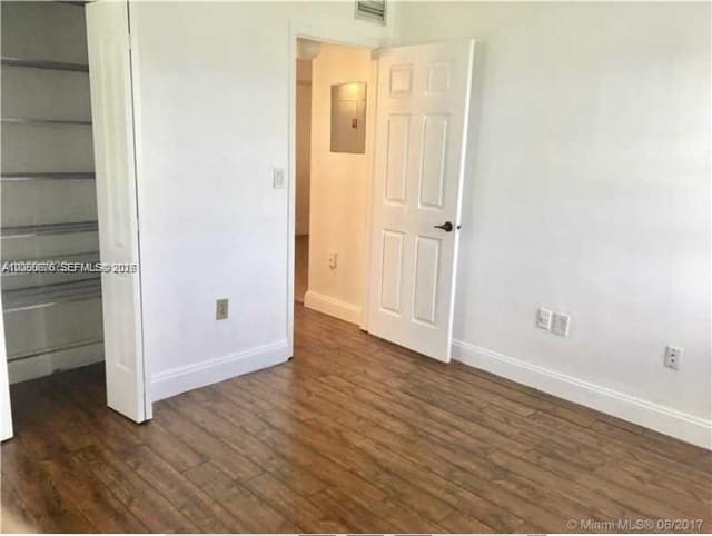 442 NE 210th Cir Terrace 102-5, Miami, FL 33179