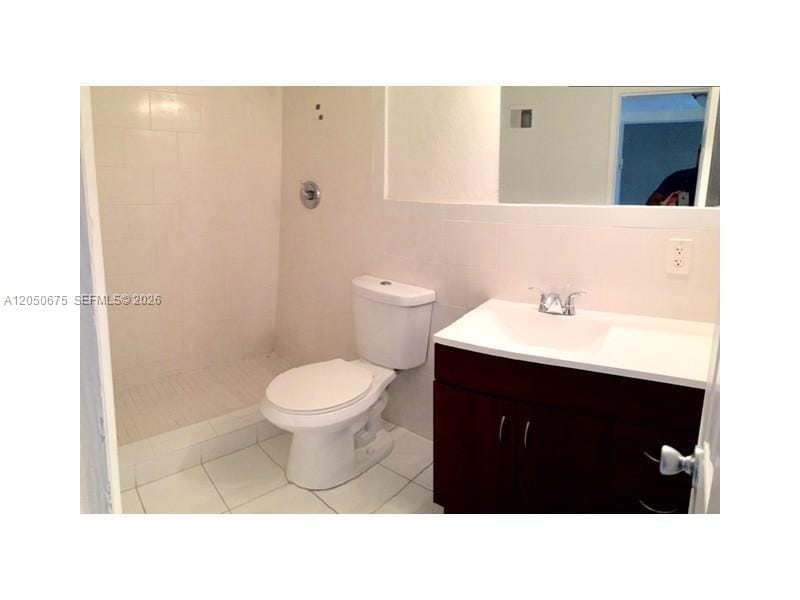 1430 NE 170th Street 317 — photo 8