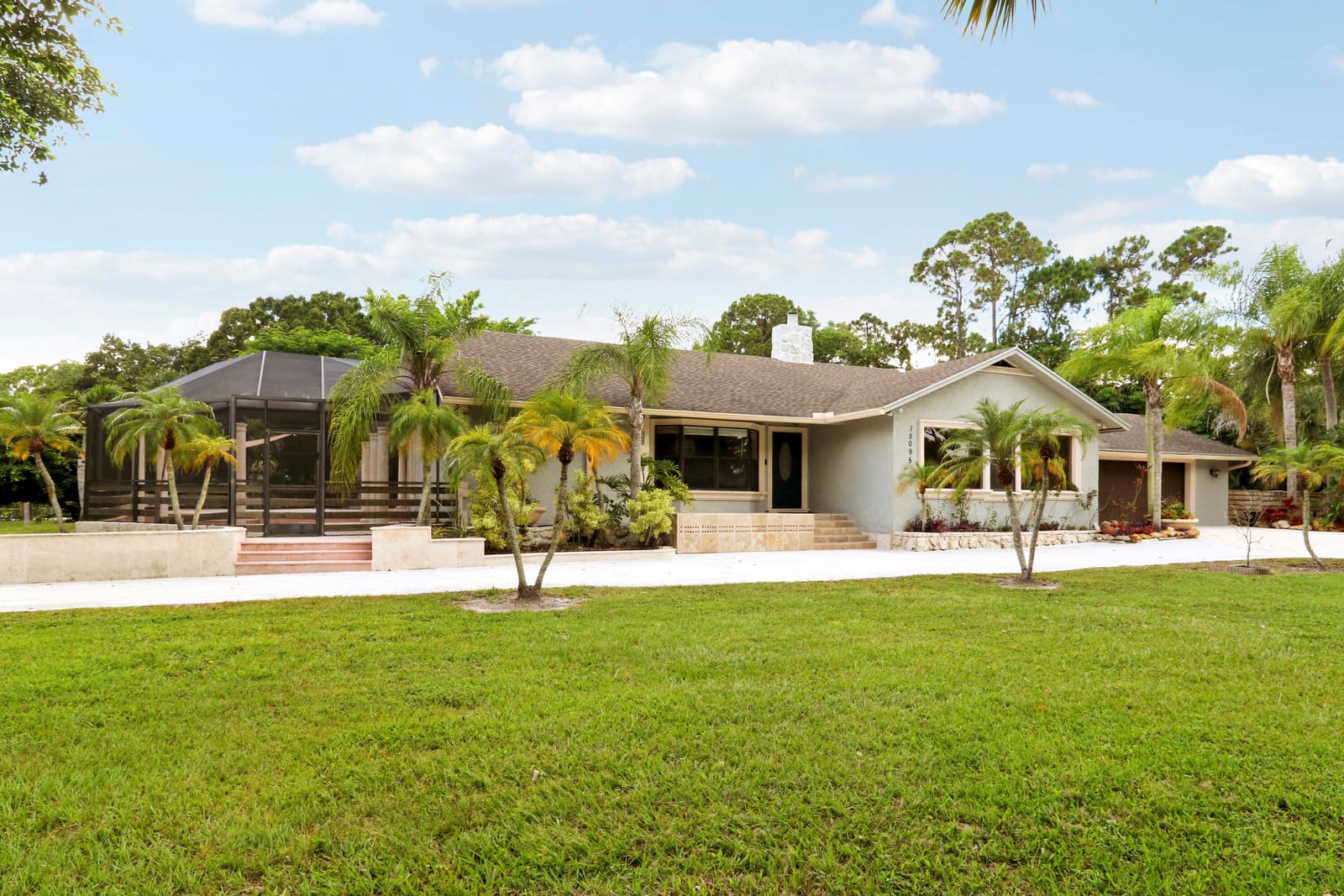 Pending home at 15095 71st Drive N, Palm Beach Gardens, FL 33418