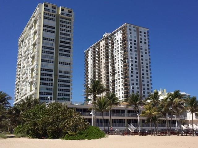 111 Briny Avenue 22-14, Pompano Beach, FL 33062