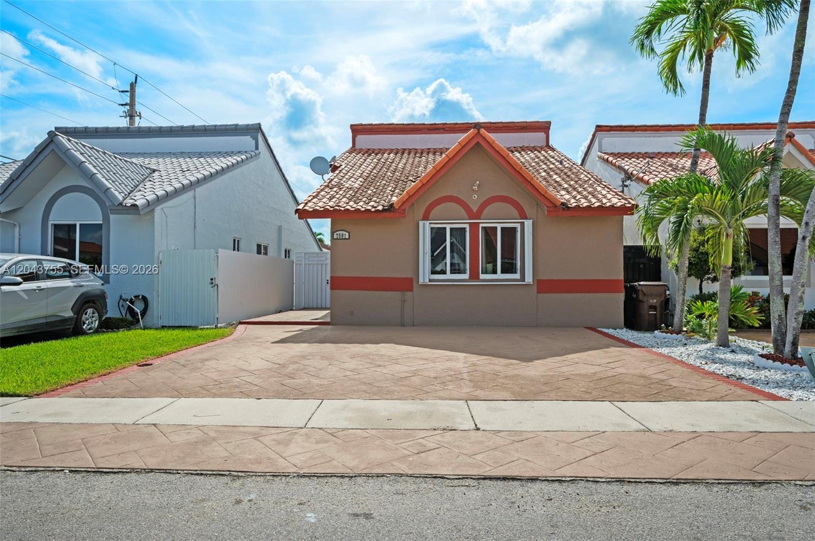 7581 W 29th Way, Hialeah, FL 33018