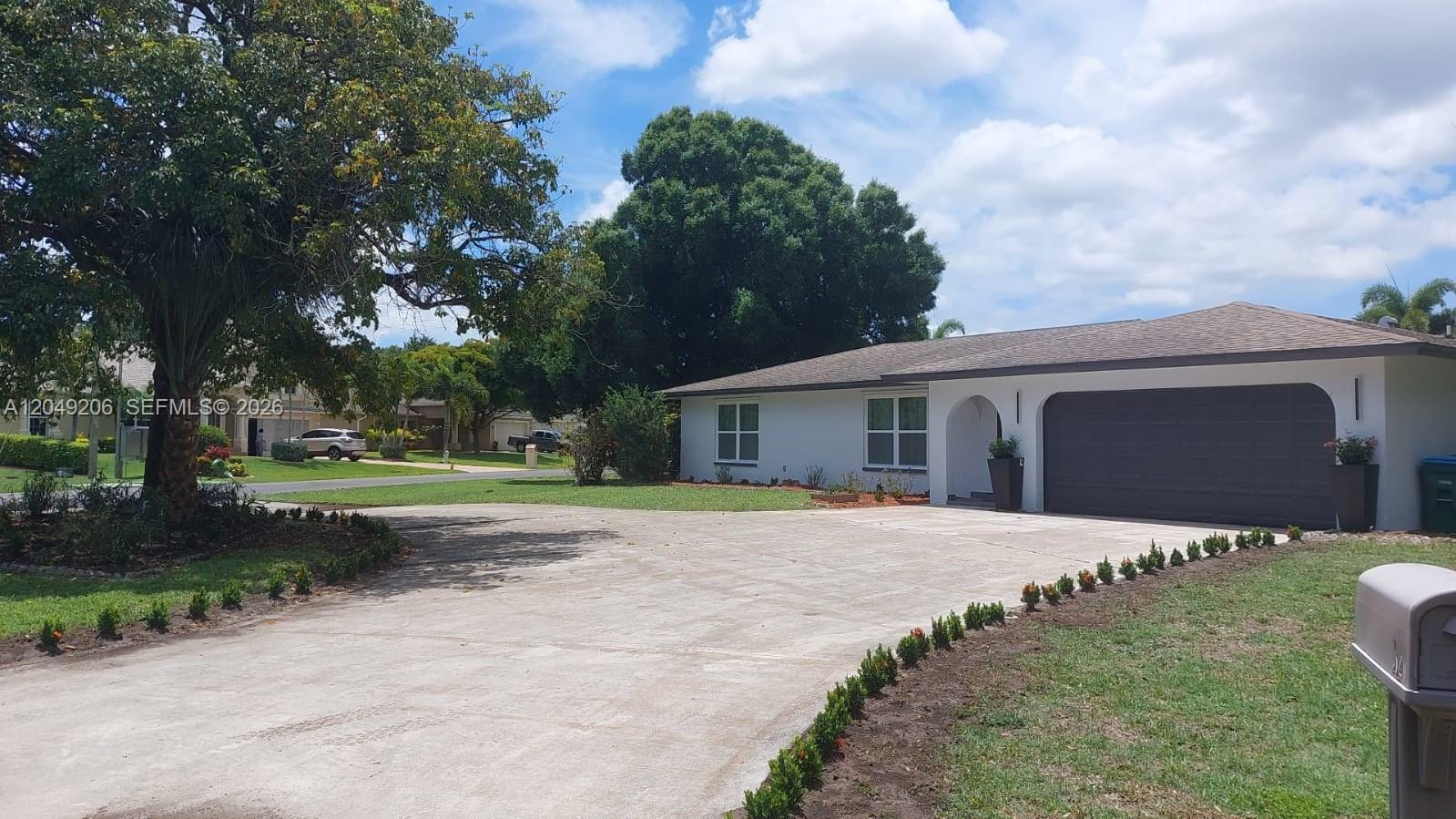 320 SE 15 Place