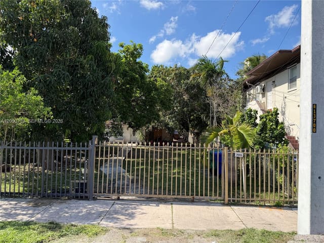3555 SW 23rd Street, Miami, FL 33145