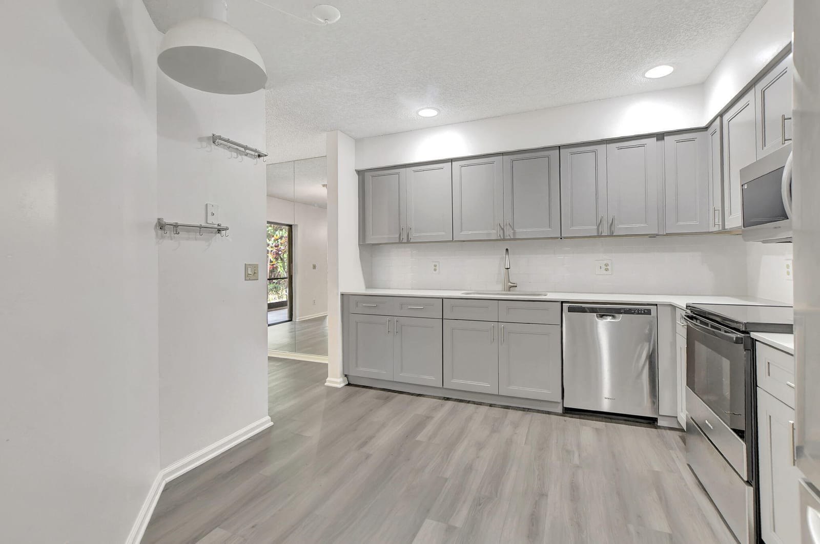 5640 Coach House Circle C — photo 11
