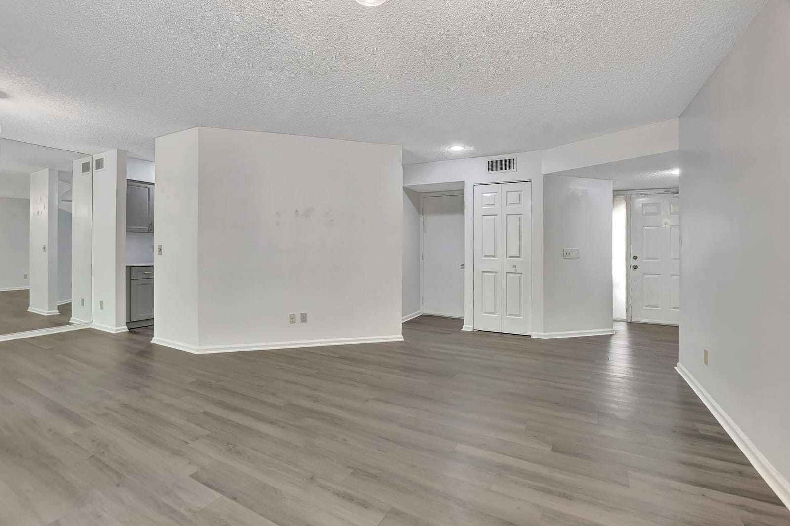 5640 Coach House Circle C — photo 6