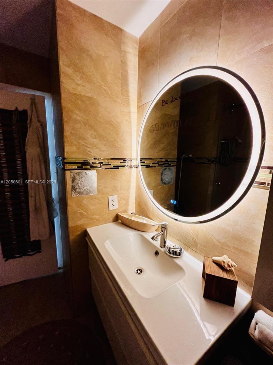 520 NE 38th Street 15 — photo 8