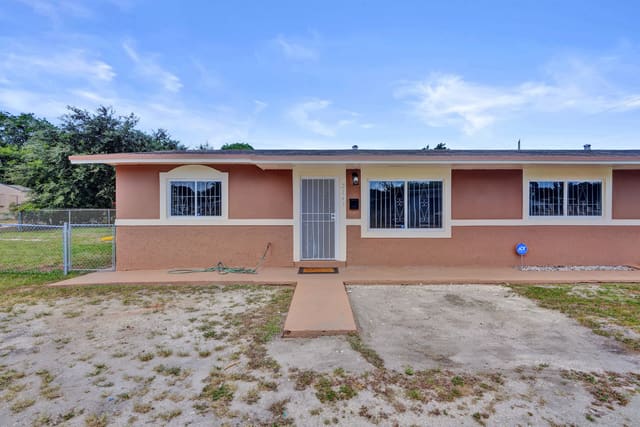 2147 NW 100th Street, Miami, FL 33147