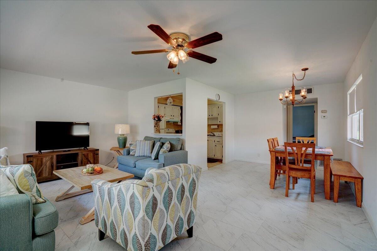 222 Saxony E 222, Delray Beach, FL 33446 photo 3