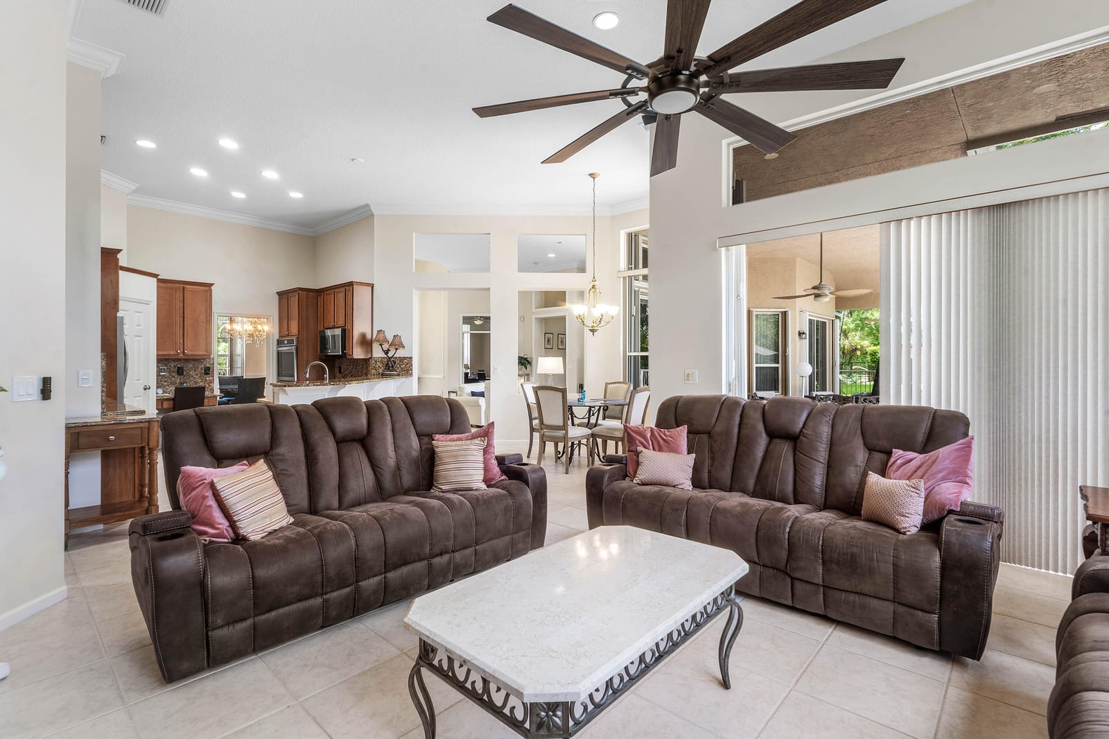 911 Forest Glen Lane, Wellington, FL 33414 photo 4