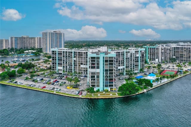 200 E Leslie Drive 722, 200 Leslie, Hallandale Beach, FL