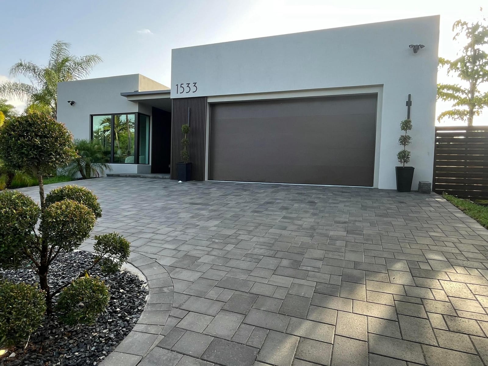 Pending home at 1533 NE 16th Avenue, Fort Lauderdale, FL 33304