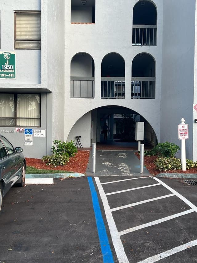 1950 N Congress Avenue 105, West Palm Beach, FL 33401