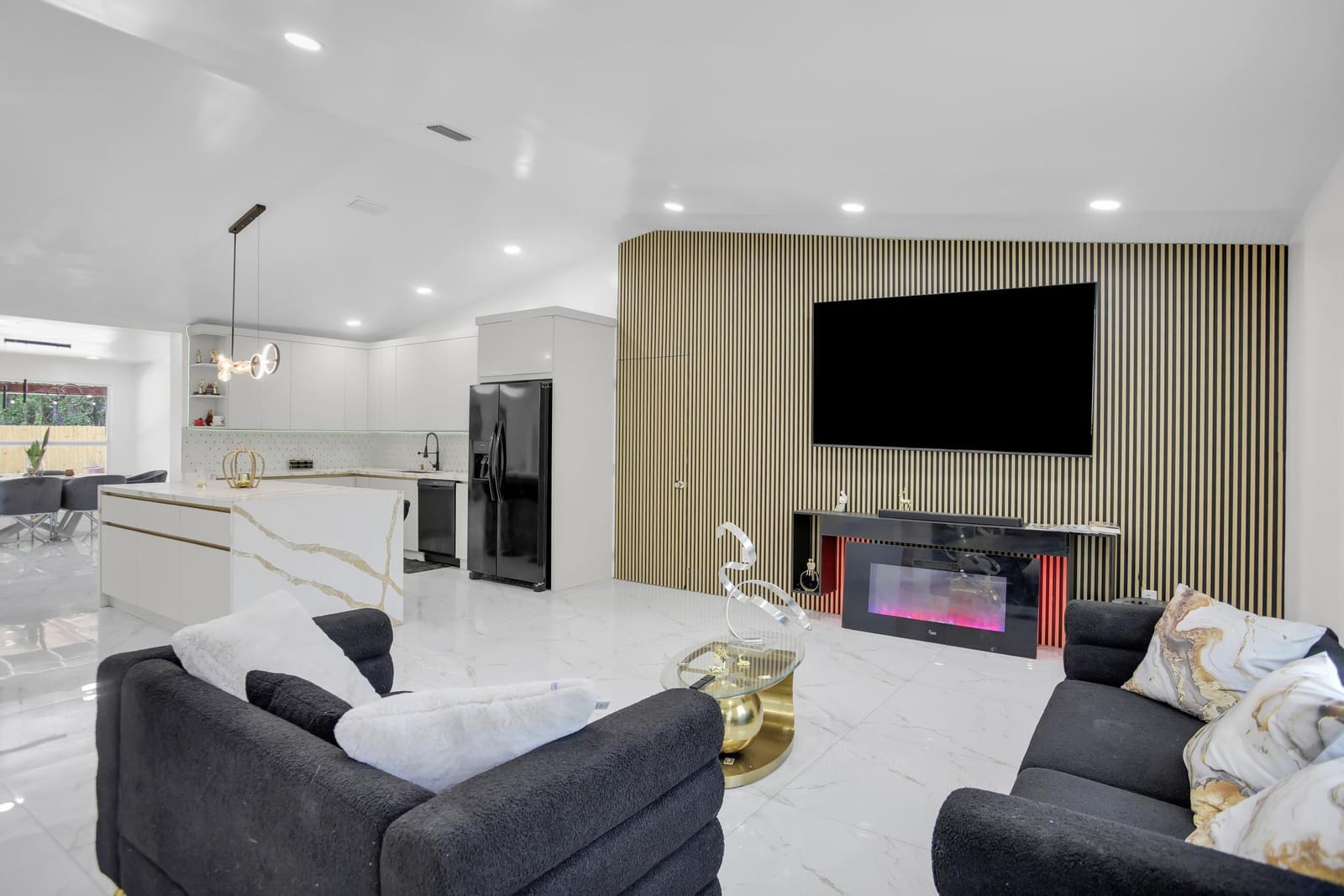 912 S 5th Street — photo 7