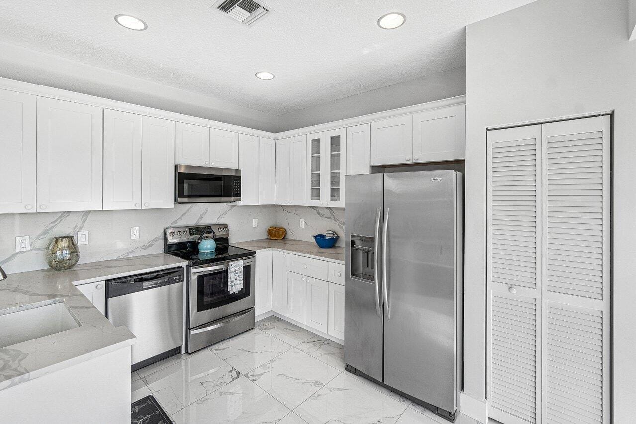 7835 Springfield Lake Drive — photo 5