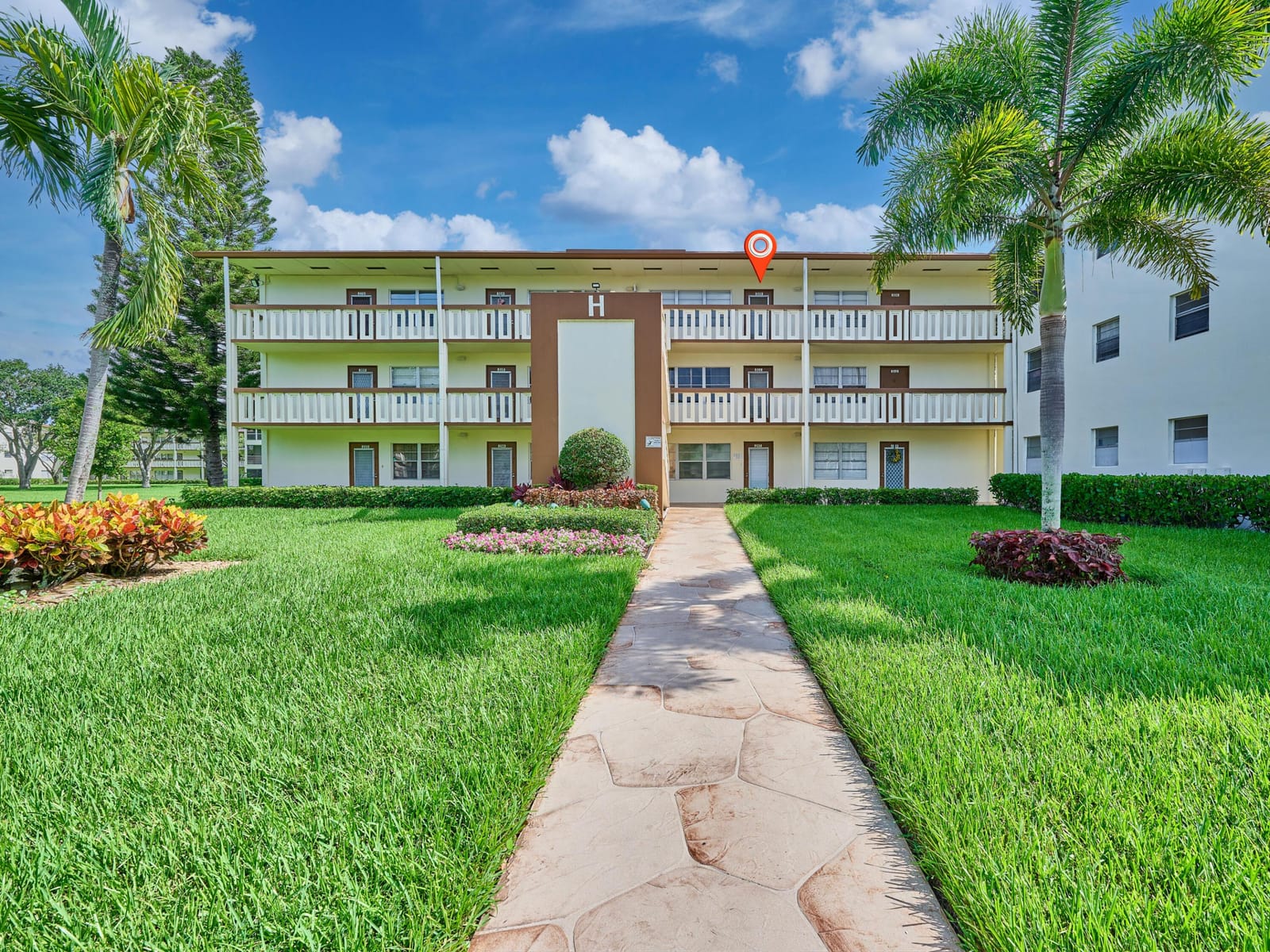 325 Mansfield Drive 325 H — photo 2