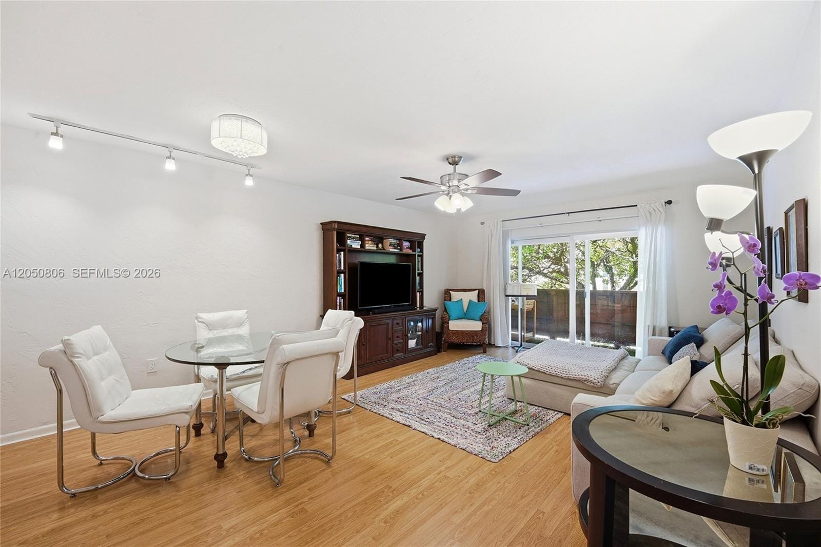 1205 Mariposa Avenue 403, Coral Gables, FL 33146